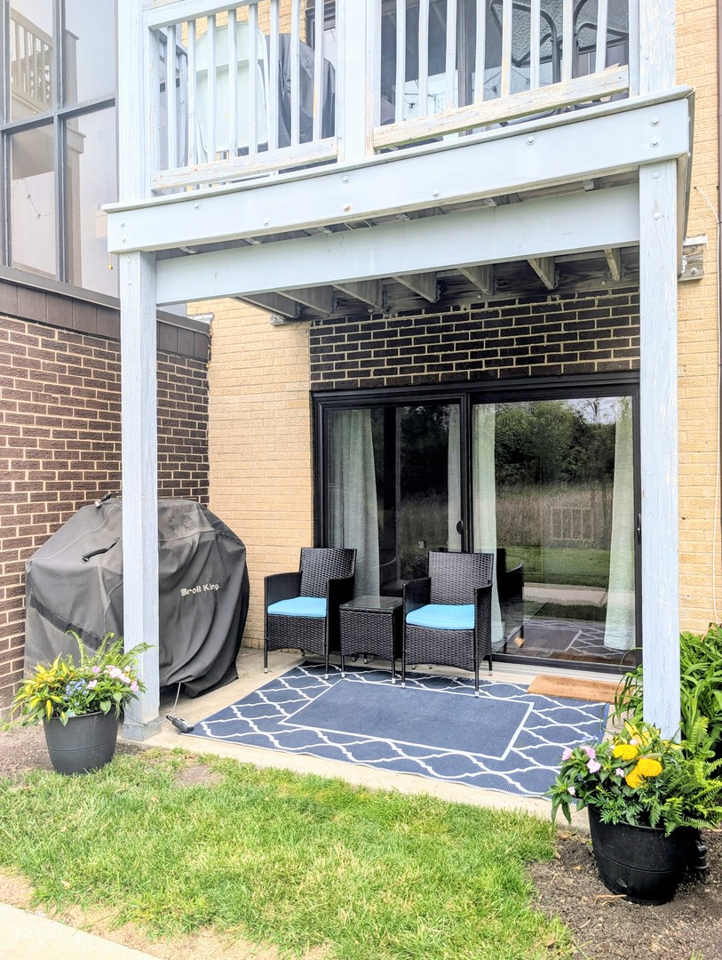 666 Pinecrest Drive #102, Prospect Heights, IL 60070