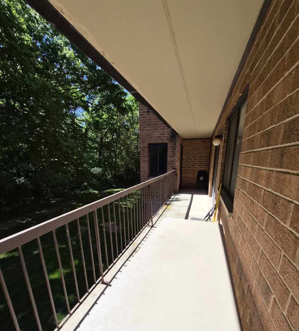 6050 Lake Bluff Drive #201, Tinley Park, IL 60477