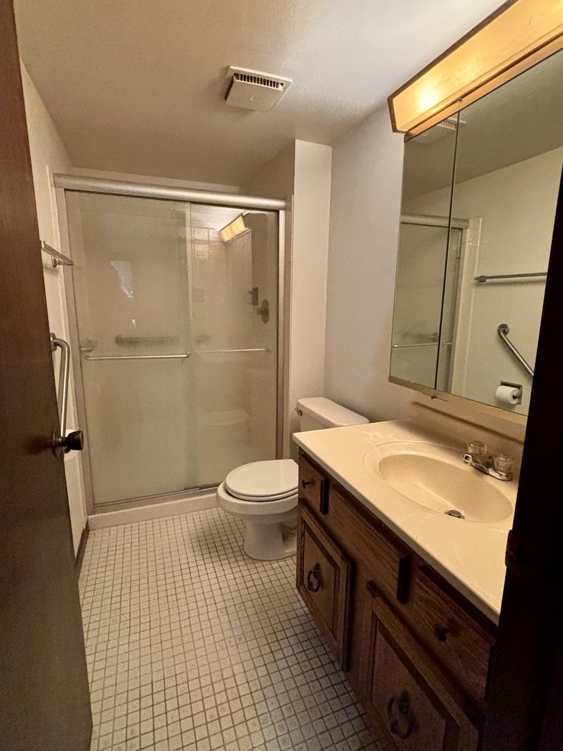 9168 South Road #A, Palos Hills, IL 60465