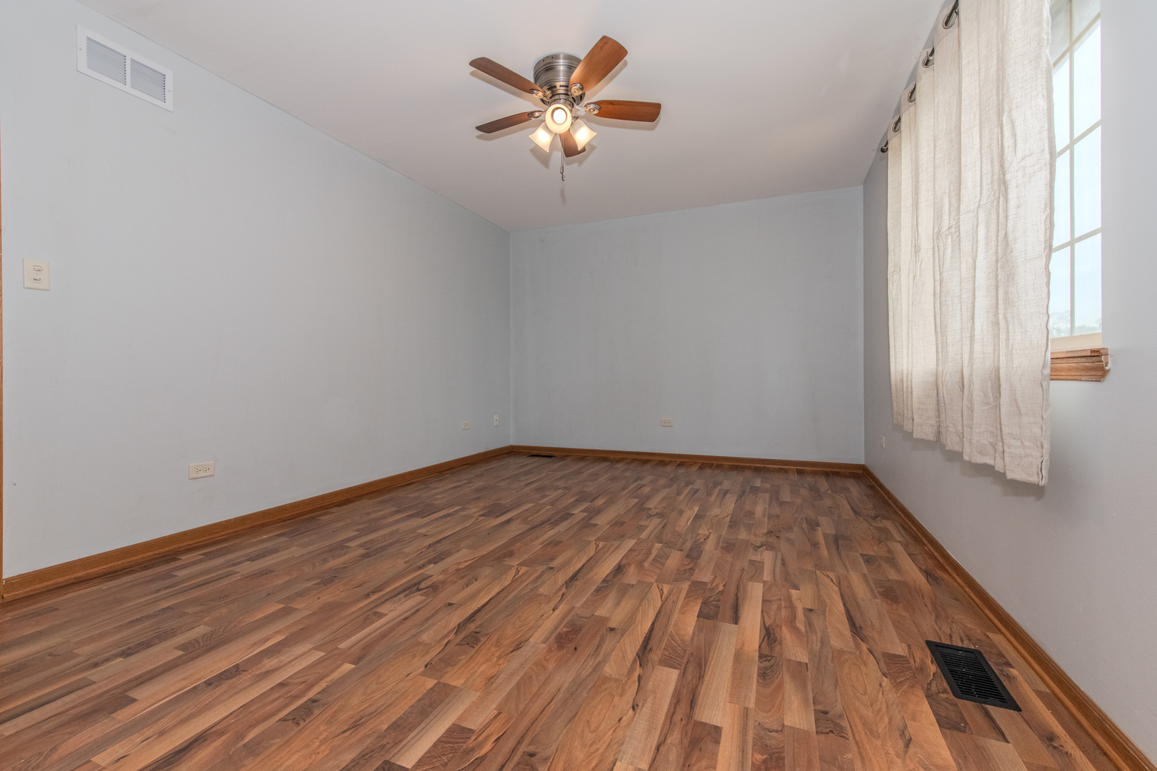 15609 Clifton Park Avenue, Markham, IL 60428