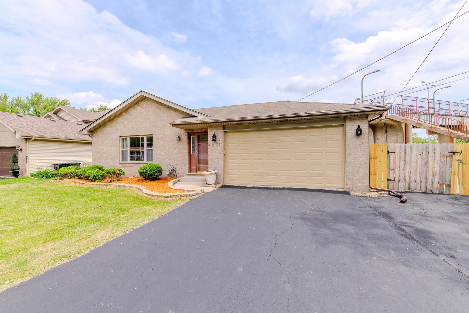 15609 Clifton Park Avenue, Markham, IL 60428
