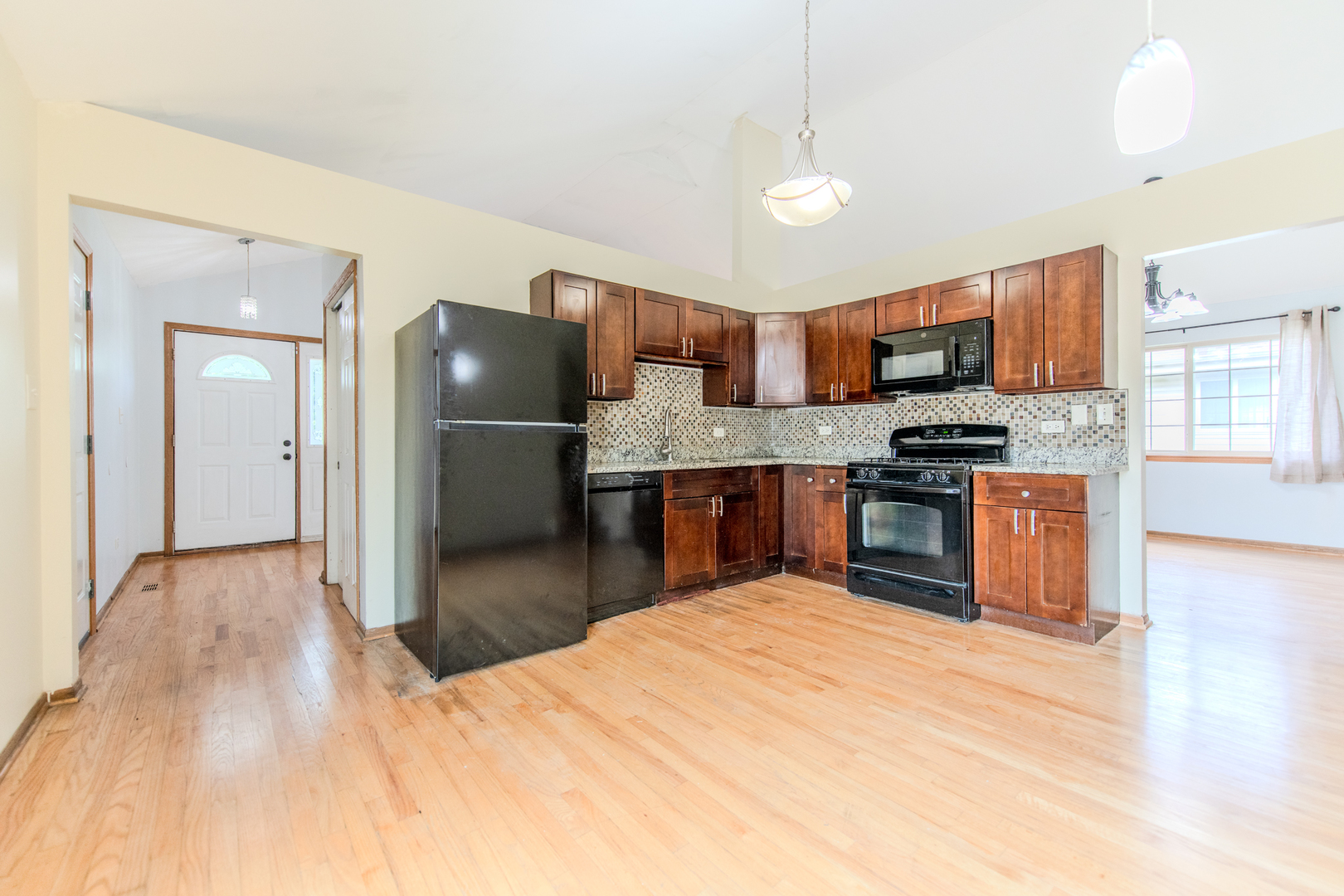 15609 Clifton Park Avenue, Markham, IL 60428