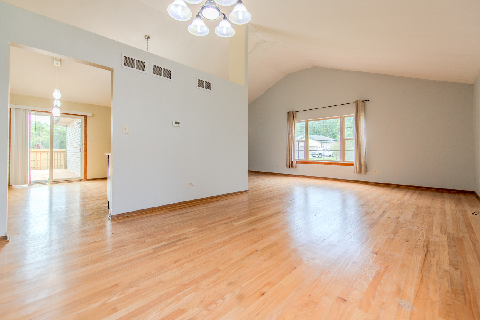 15609 Clifton Park Avenue, Markham, IL 60428