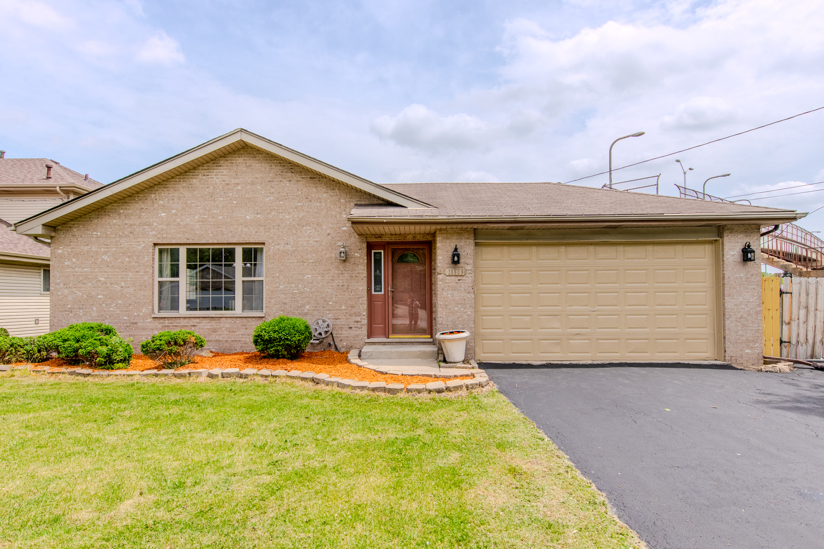 15609 Clifton Park Avenue, Markham, IL 60428