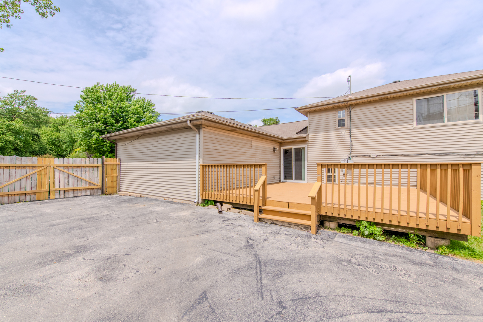 15609 Clifton Park Avenue, Markham, IL 60428