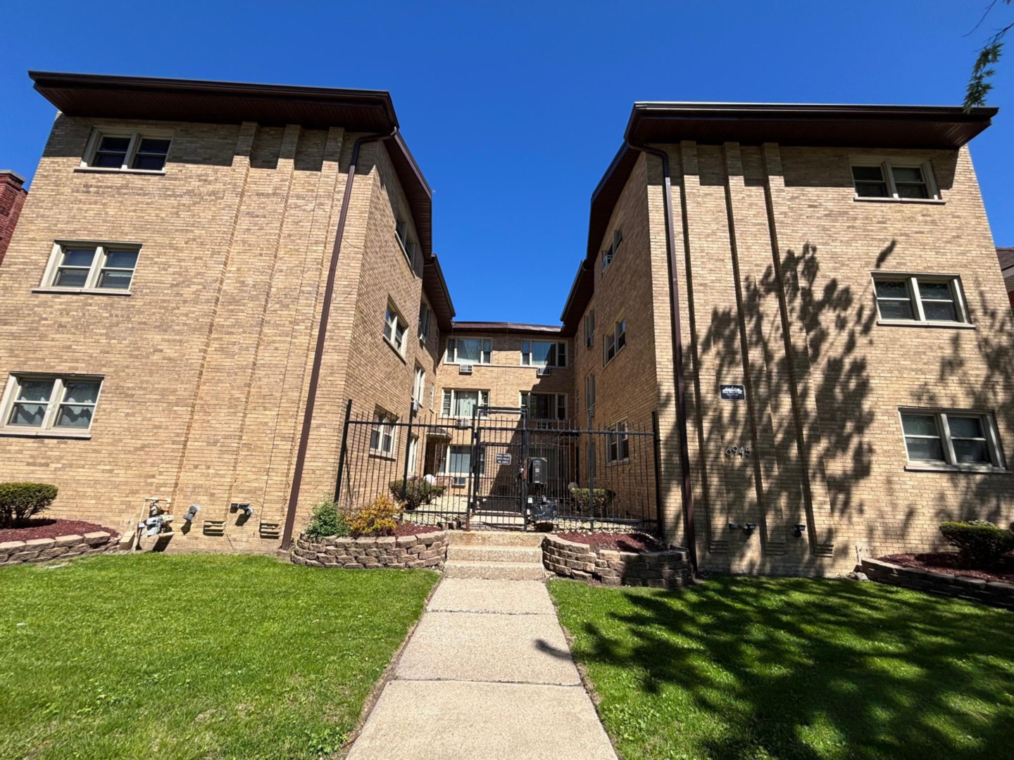 6945 S Chappel Avenue #3A, Chicago, IL 60649