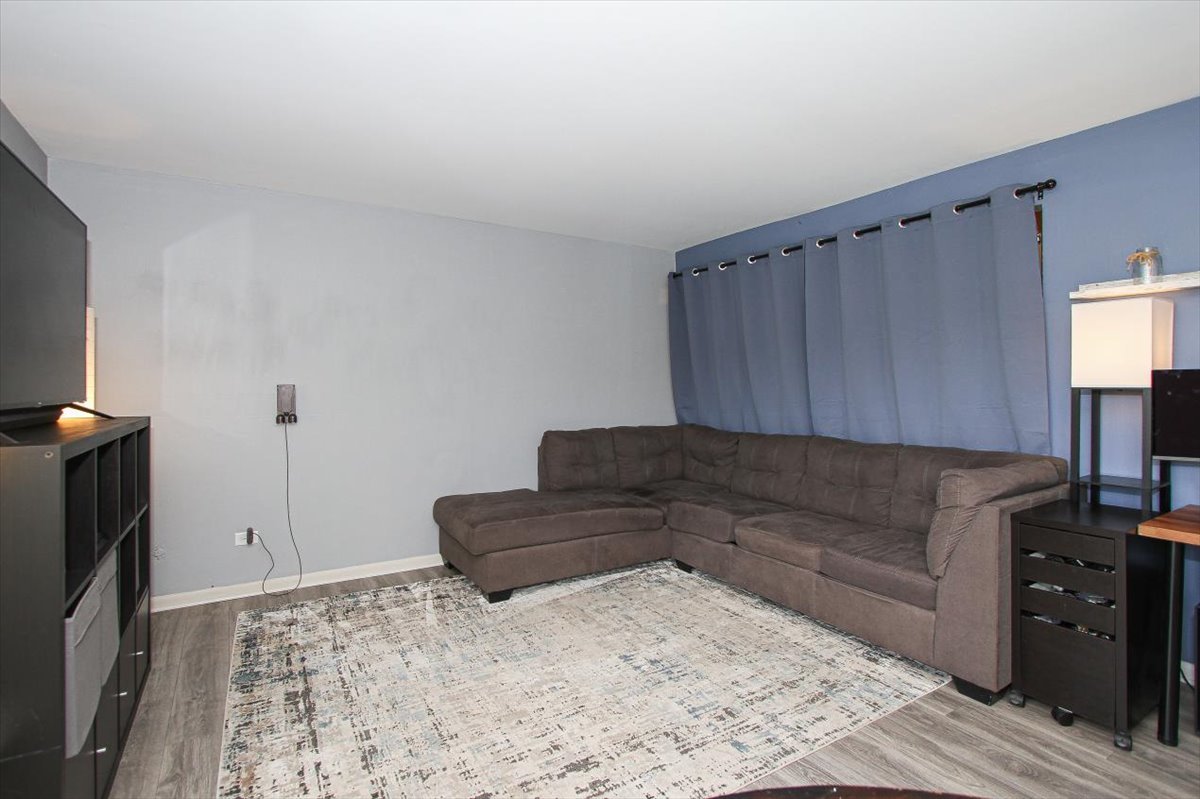2300 Old Tavern Road #203, Lisle, IL 60532