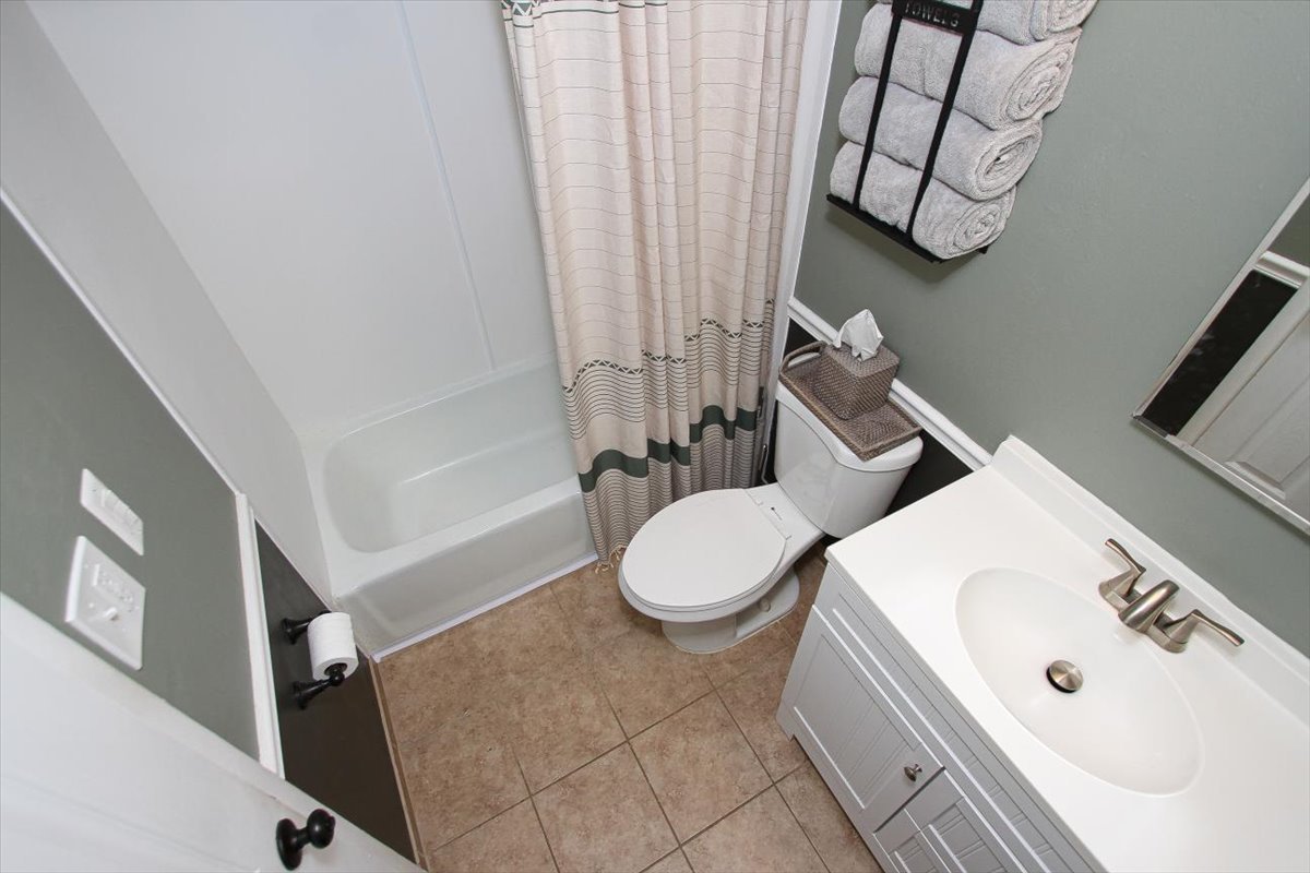 2300 Old Tavern Road #203, Lisle, IL 60532