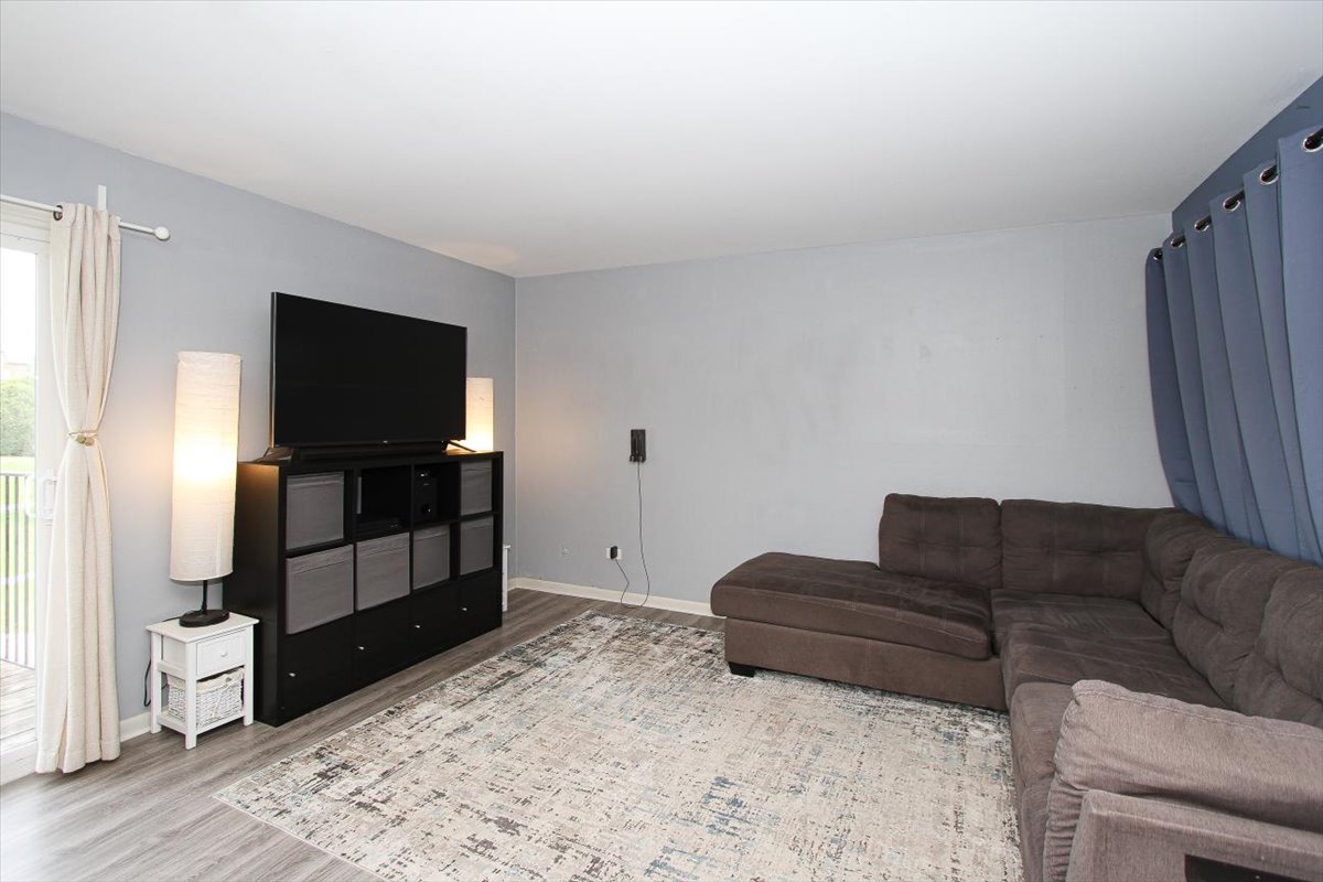 2300 Old Tavern Road #203, Lisle, IL 60532