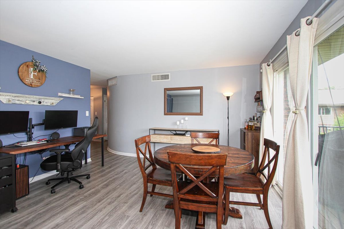 2300 Old Tavern Road #203, Lisle, IL 60532