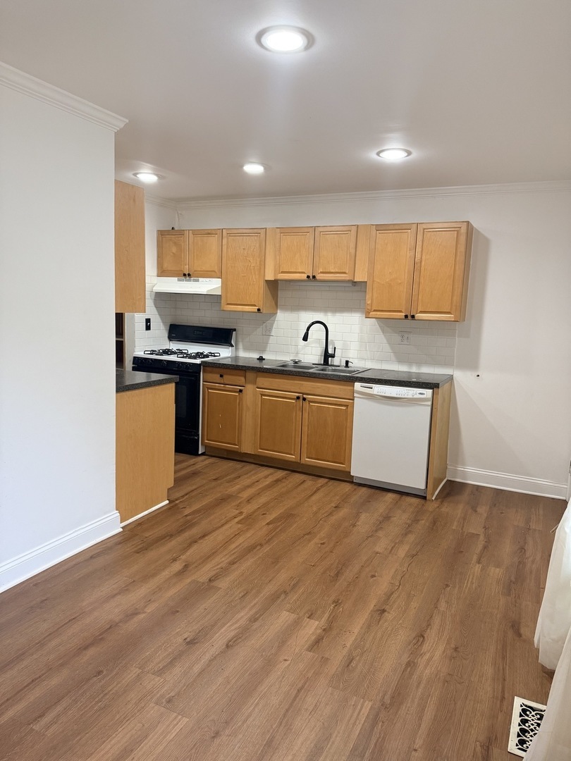 2454 Devonshire Court #2454, Aurora, IL 60502