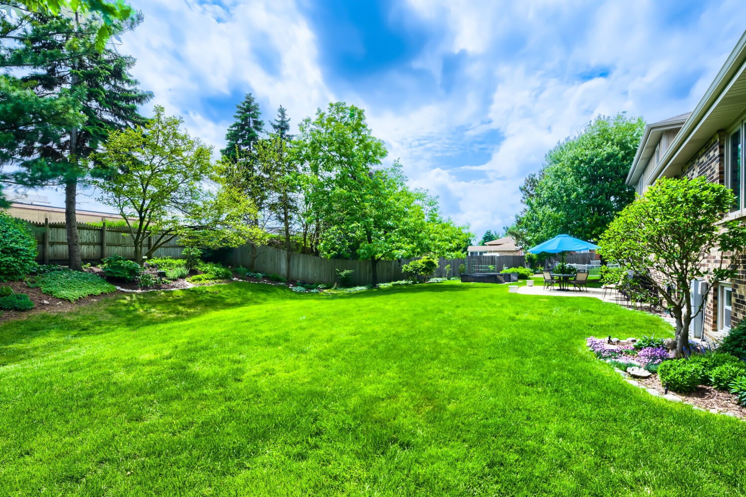 1325 Hawkins Avenue, Downers Grove, IL 60516