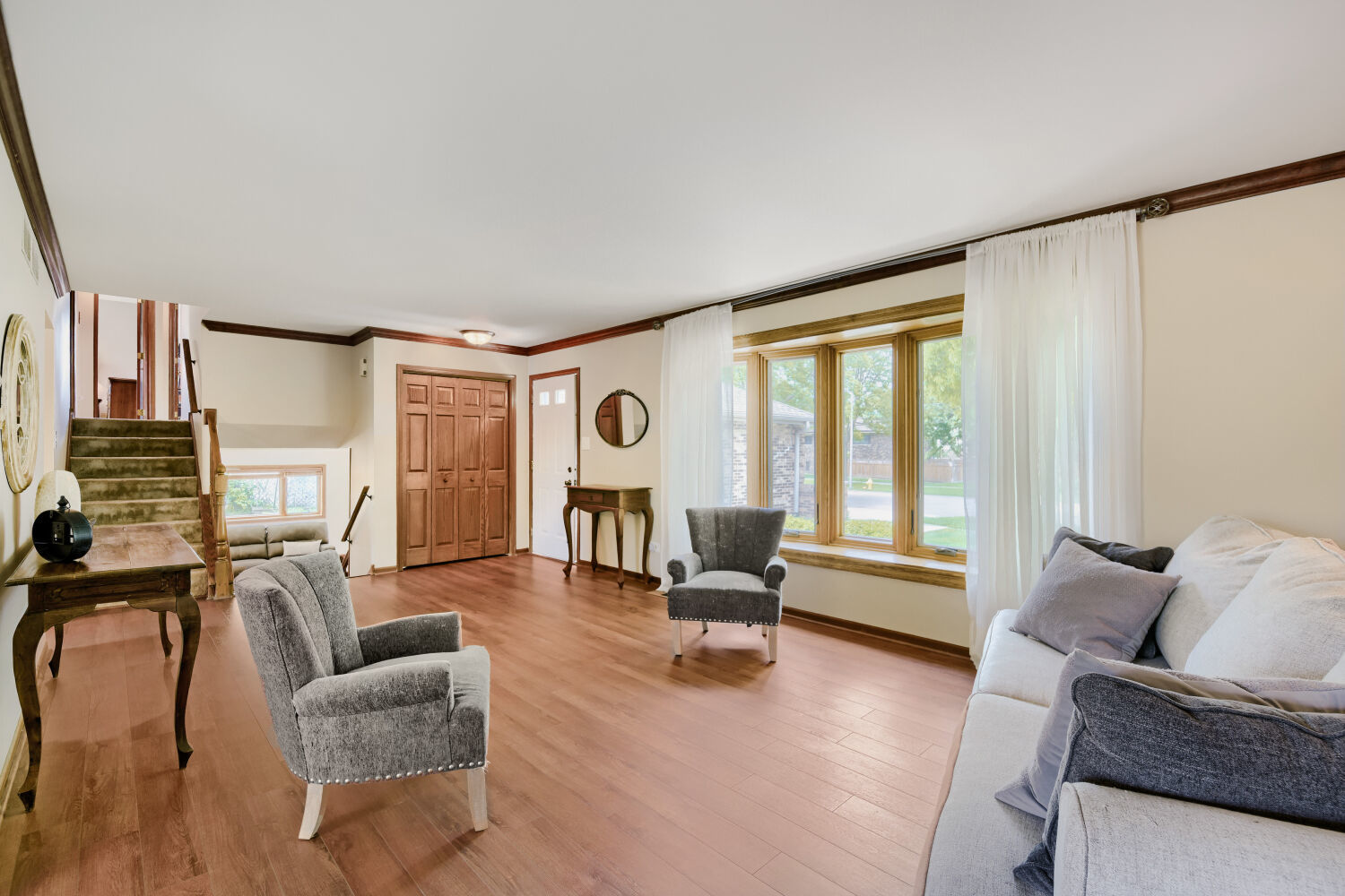 1325 Hawkins Avenue, Downers Grove, IL 60516