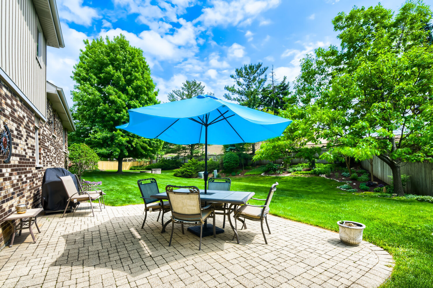 1325 Hawkins Avenue, Downers Grove, IL 60516