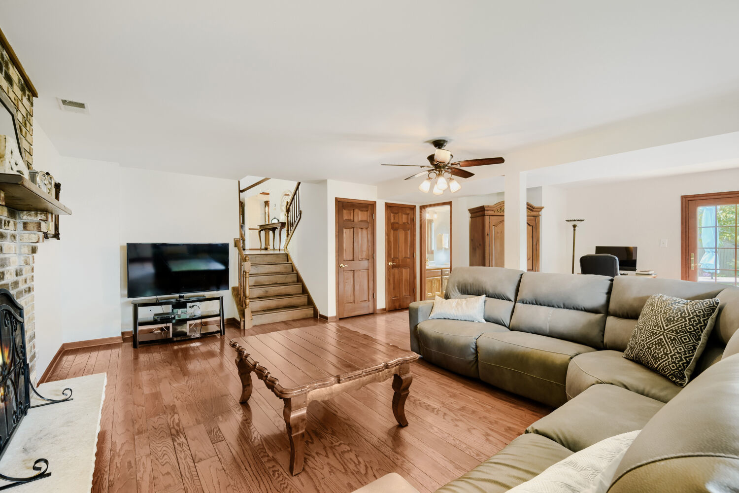 1325 Hawkins Avenue, Downers Grove, IL 60516