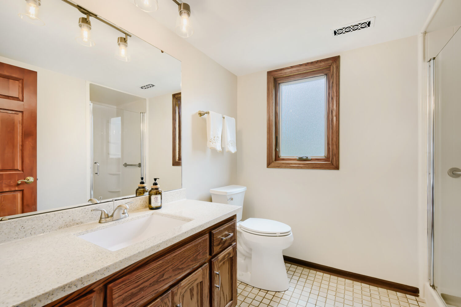 1325 Hawkins Avenue, Downers Grove, IL 60516