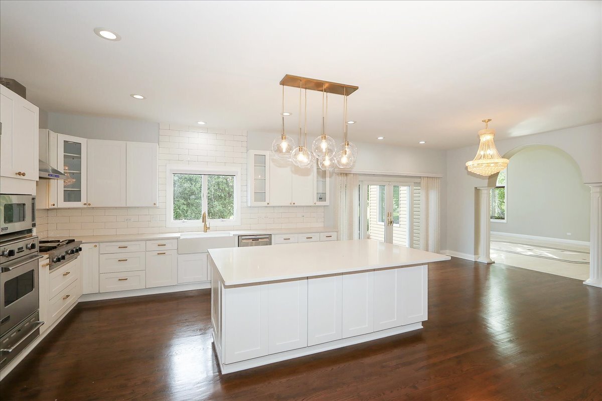 5N523 E Lakeview Circle, St. Charles, IL 60175