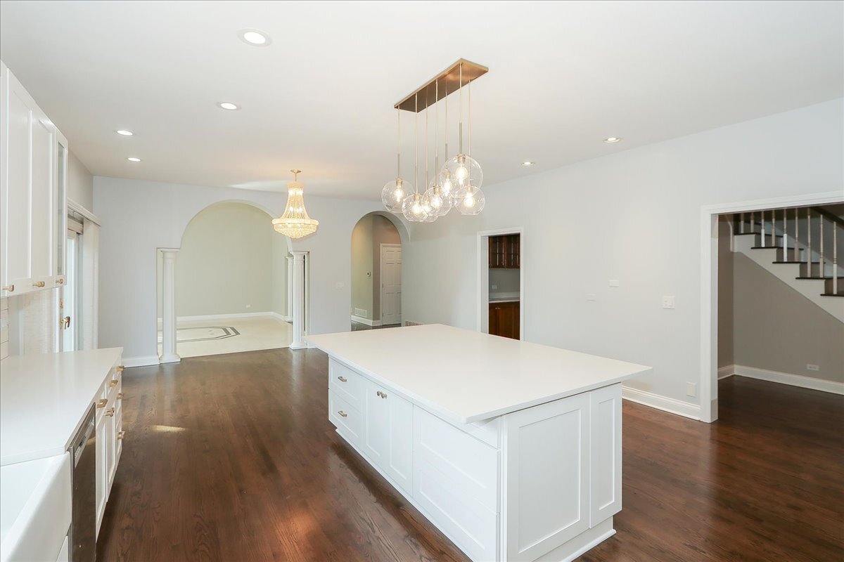 5N523 E Lakeview Circle, St. Charles, IL 60175