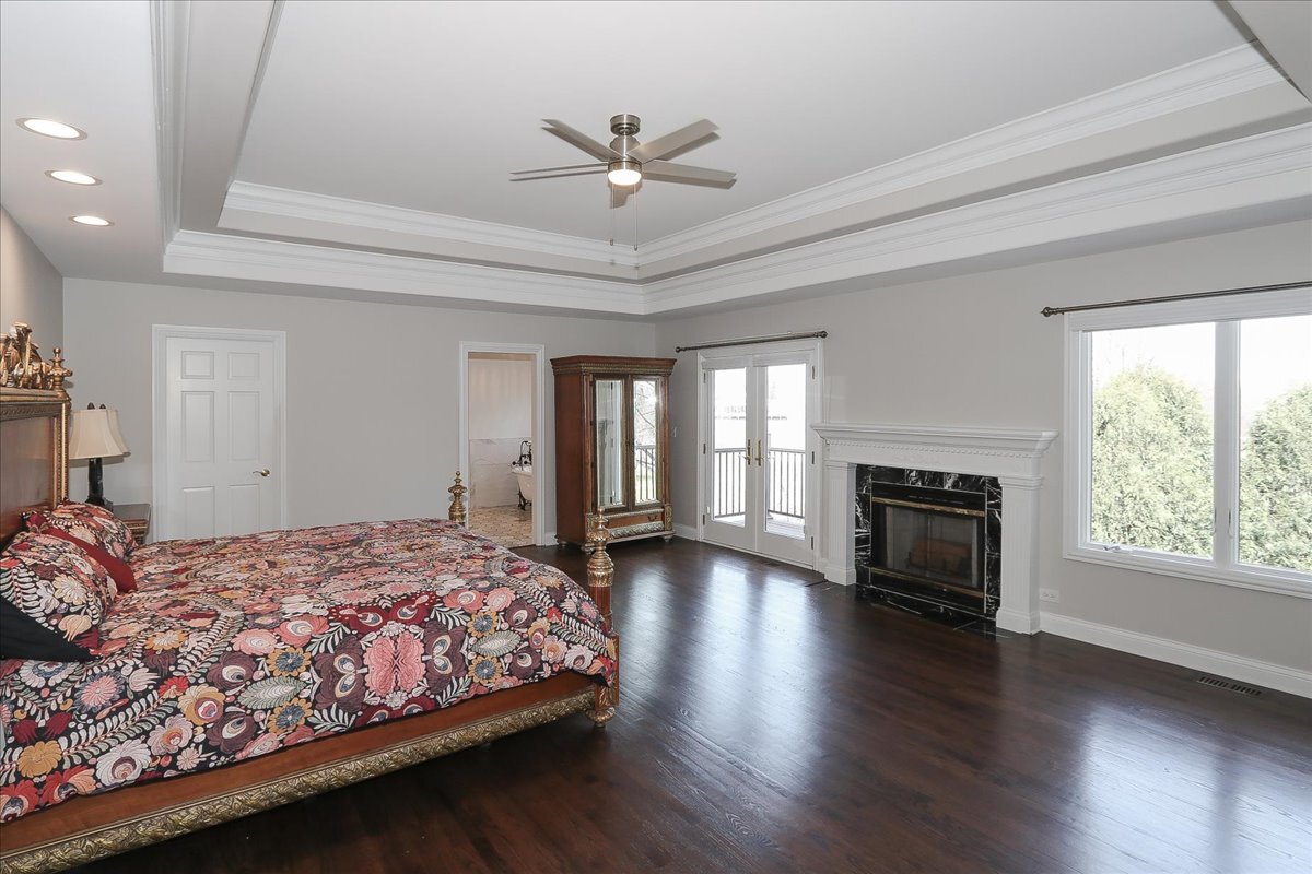 5N523 E Lakeview Circle, St. Charles, IL 60175