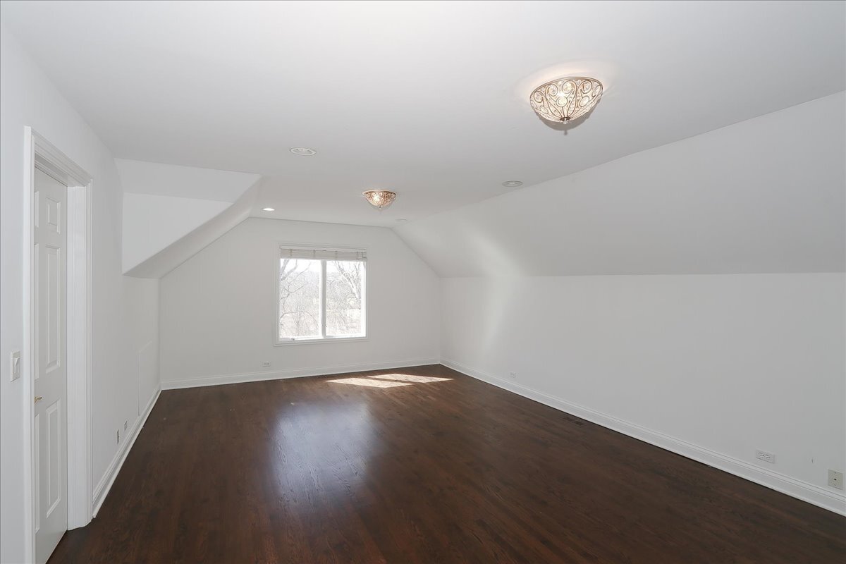 5N523 E Lakeview Circle, St. Charles, IL 60175