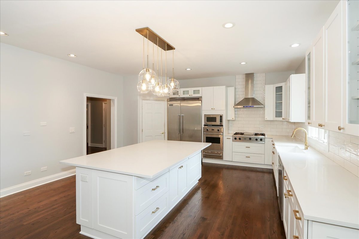 5N523 E Lakeview Circle, St. Charles, IL 60175