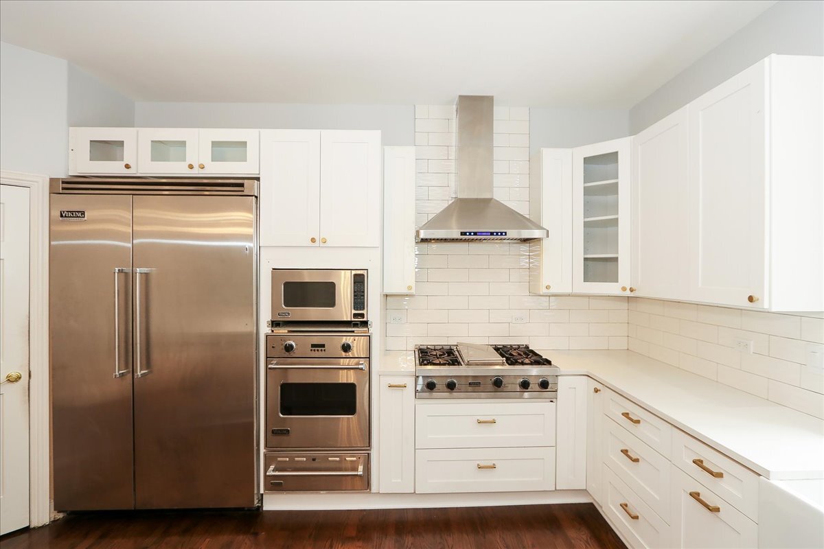 5N523 E Lakeview Circle, St. Charles, IL 60175
