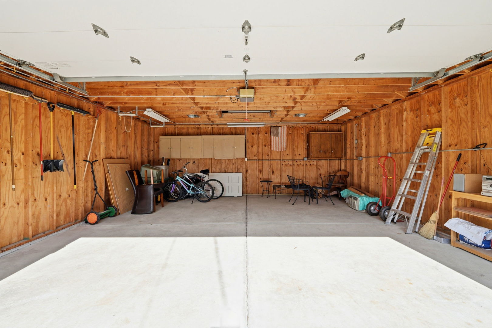 6525 N SAYRE Avenue, Chicago, IL 60631