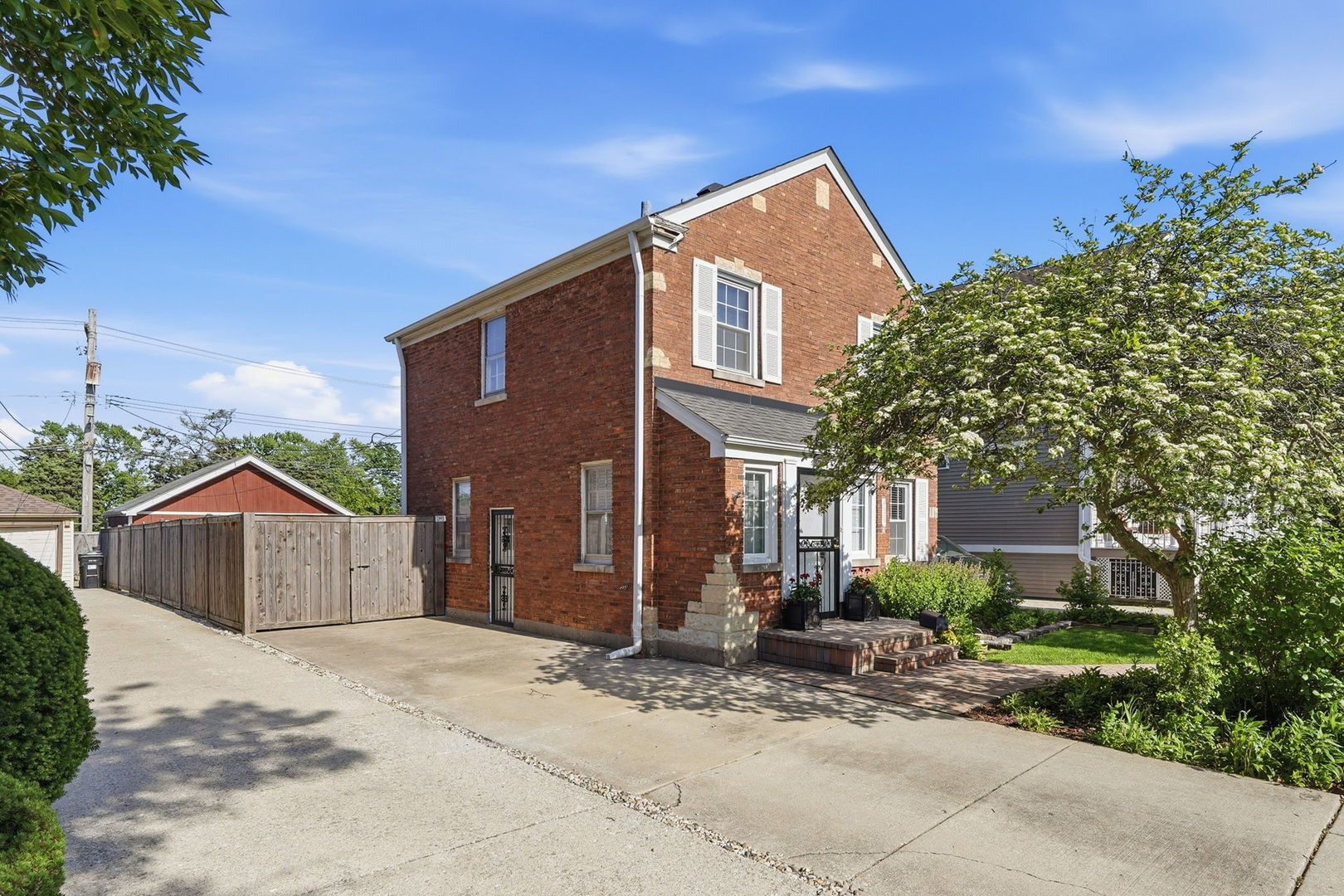 6525 N SAYRE Avenue, Chicago, IL 60631