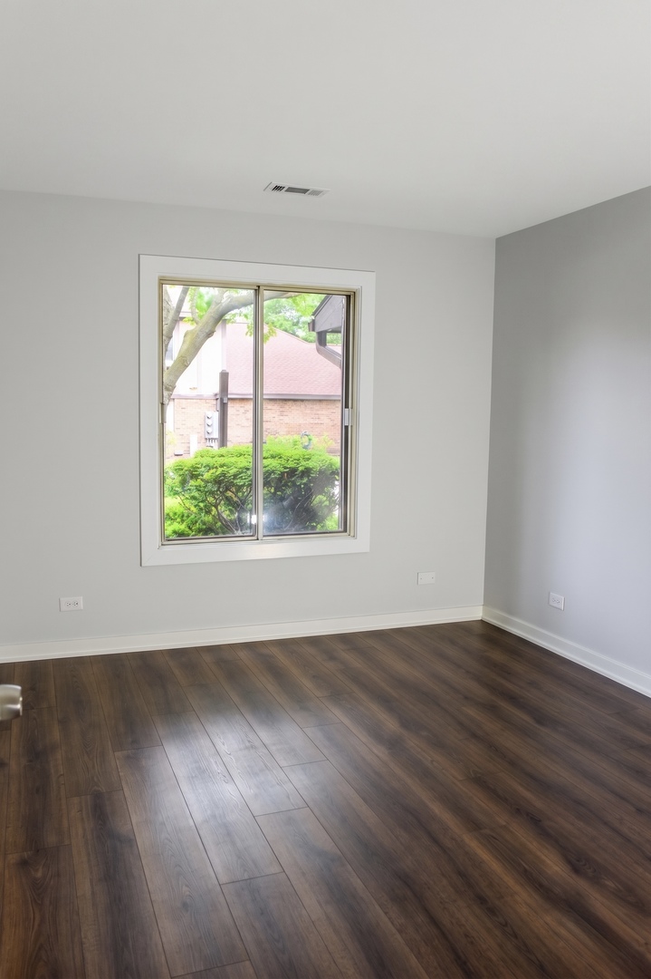 890 Sheldon Court #D, Wheaton, IL 60189