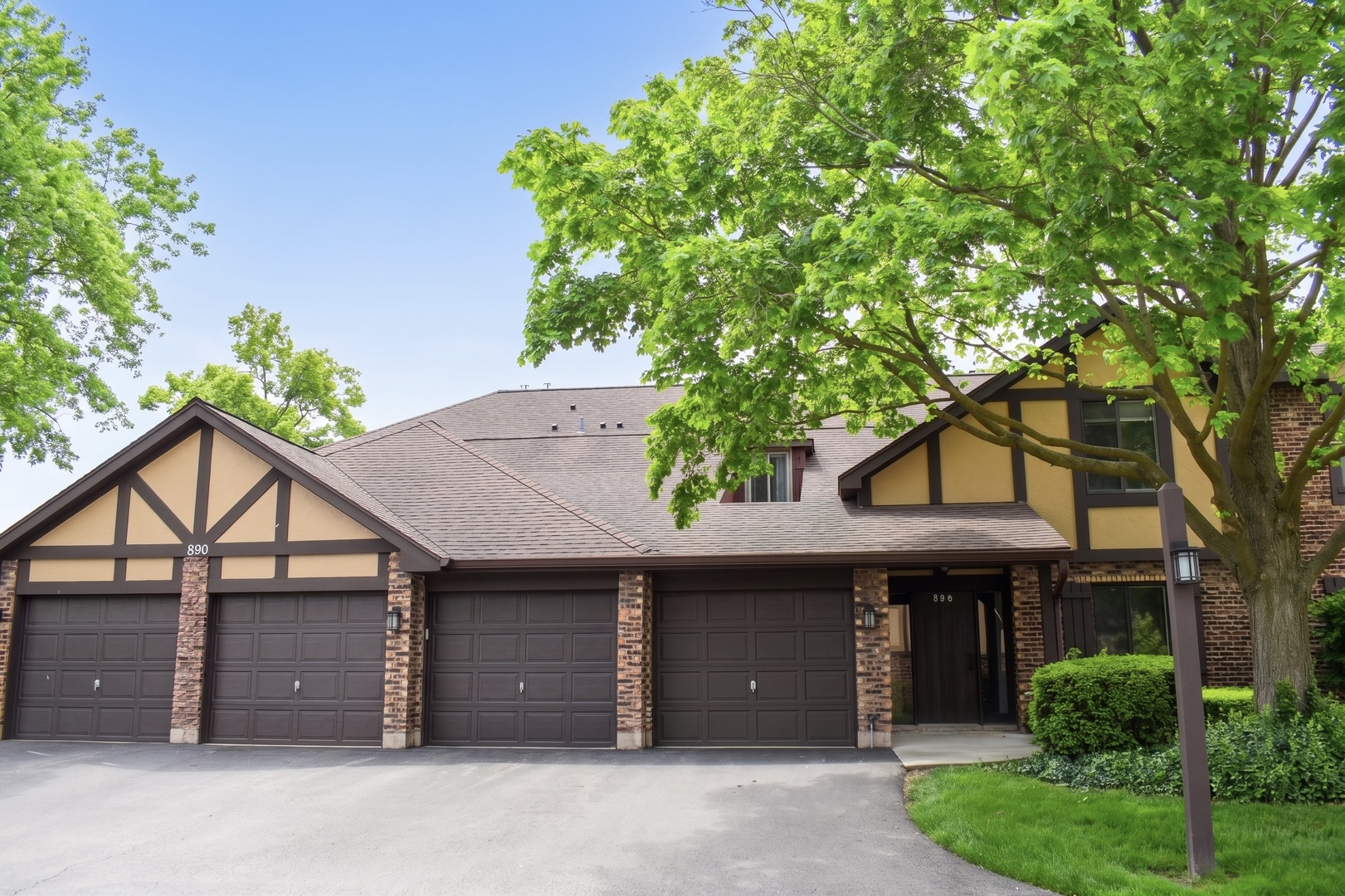 890 Sheldon Court #D, Wheaton, IL 60189