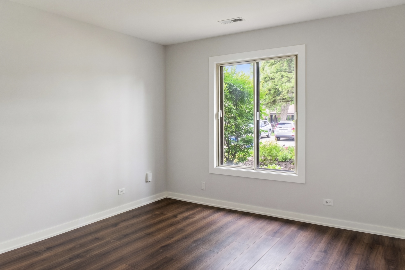 890 Sheldon Court #D, Wheaton, IL 60189