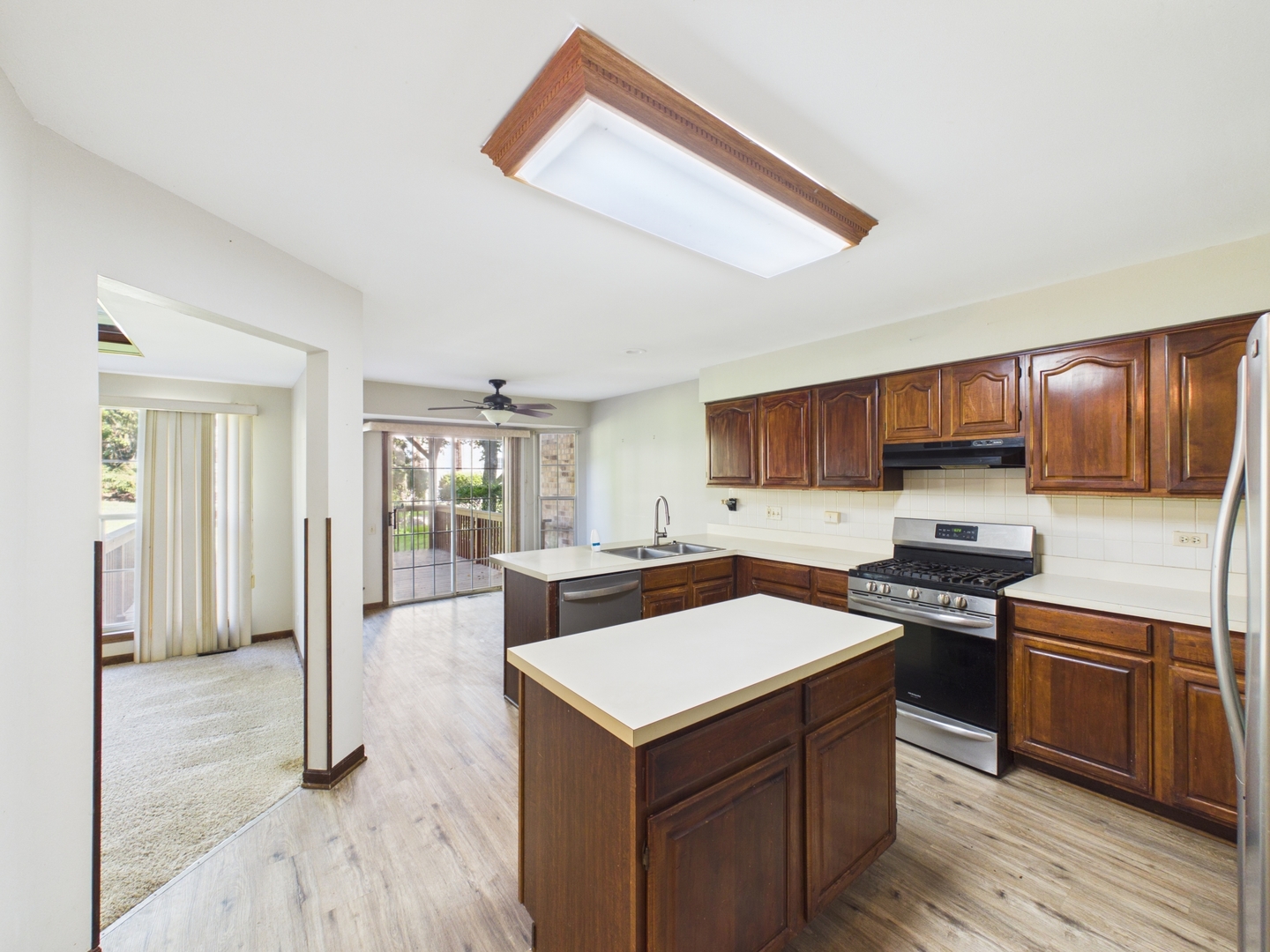 284 Lorraine Circle, Bloomingdale, IL 60108