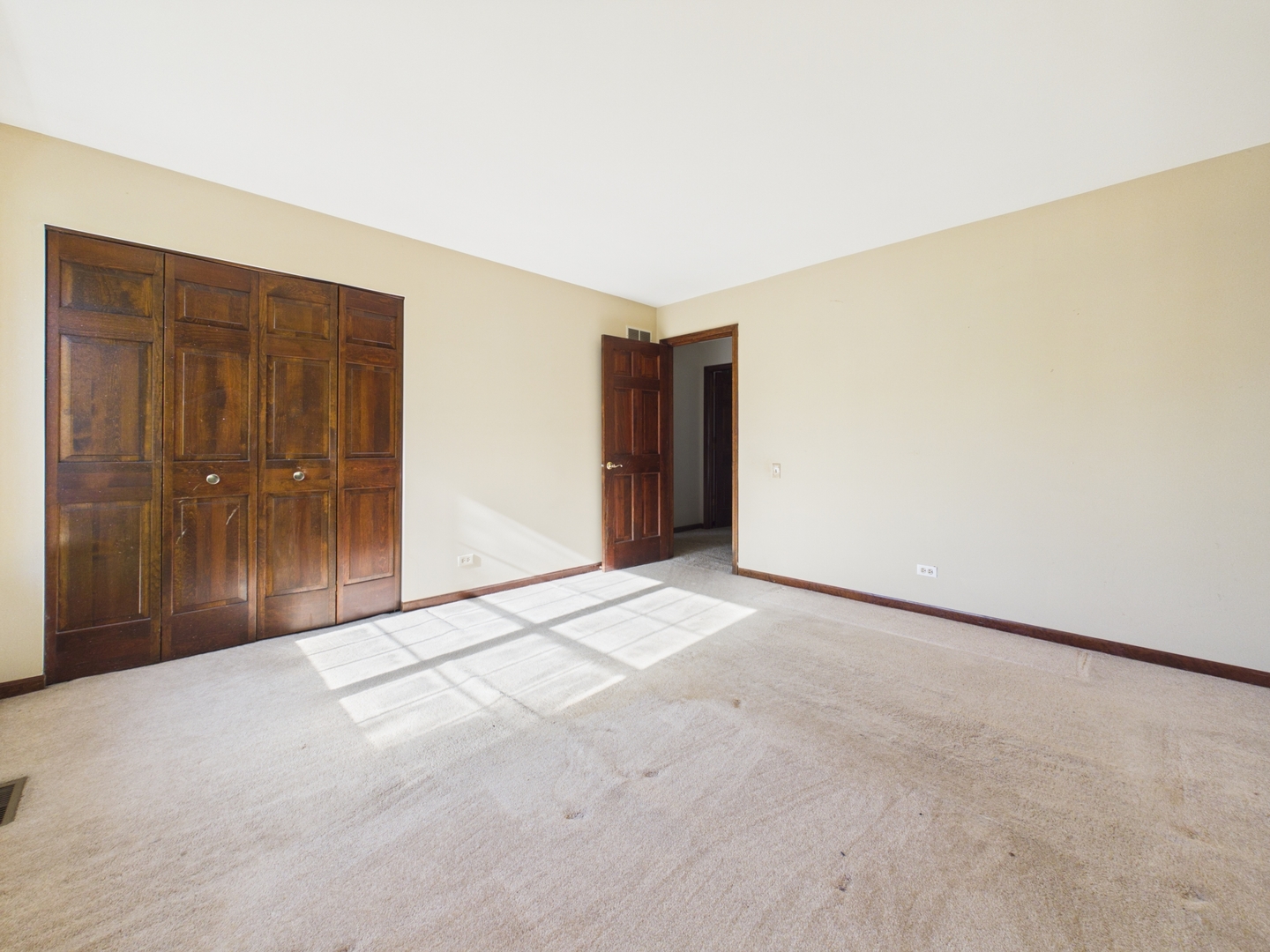 284 Lorraine Circle, Bloomingdale, IL 60108