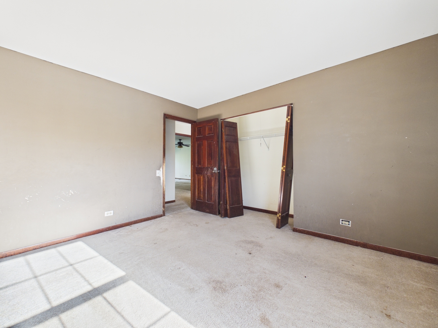 284 Lorraine Circle, Bloomingdale, IL 60108