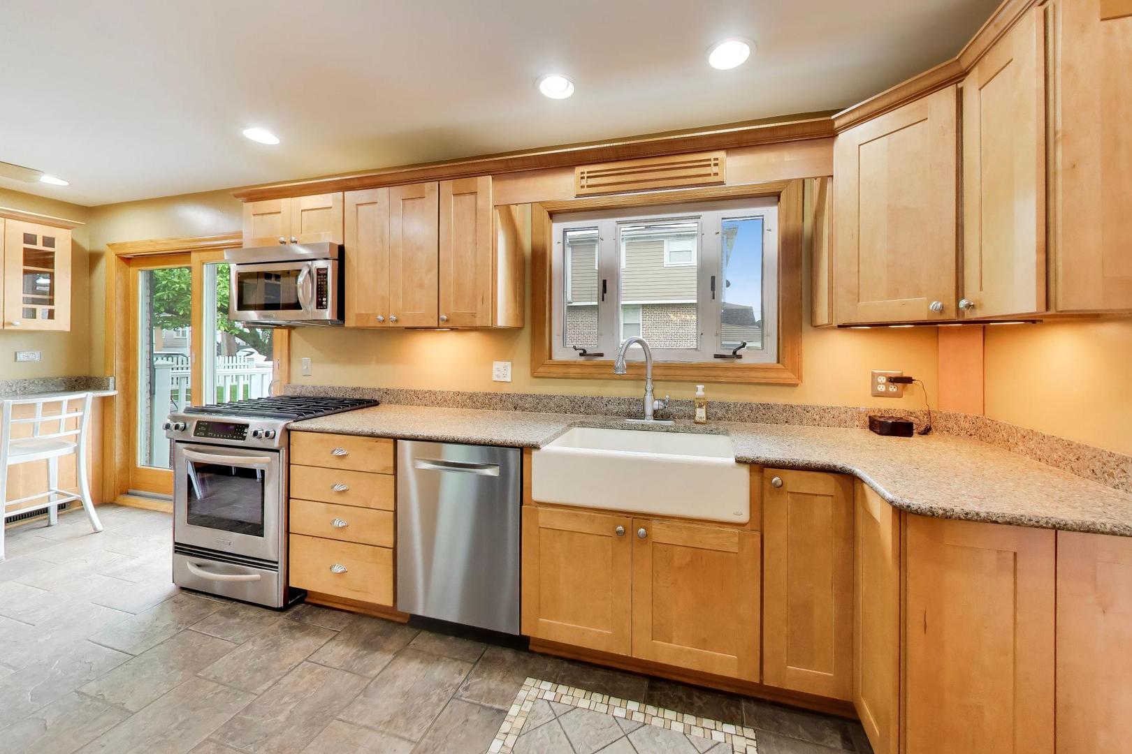 1646 N 18th Avenue, Melrose Park, IL 60160