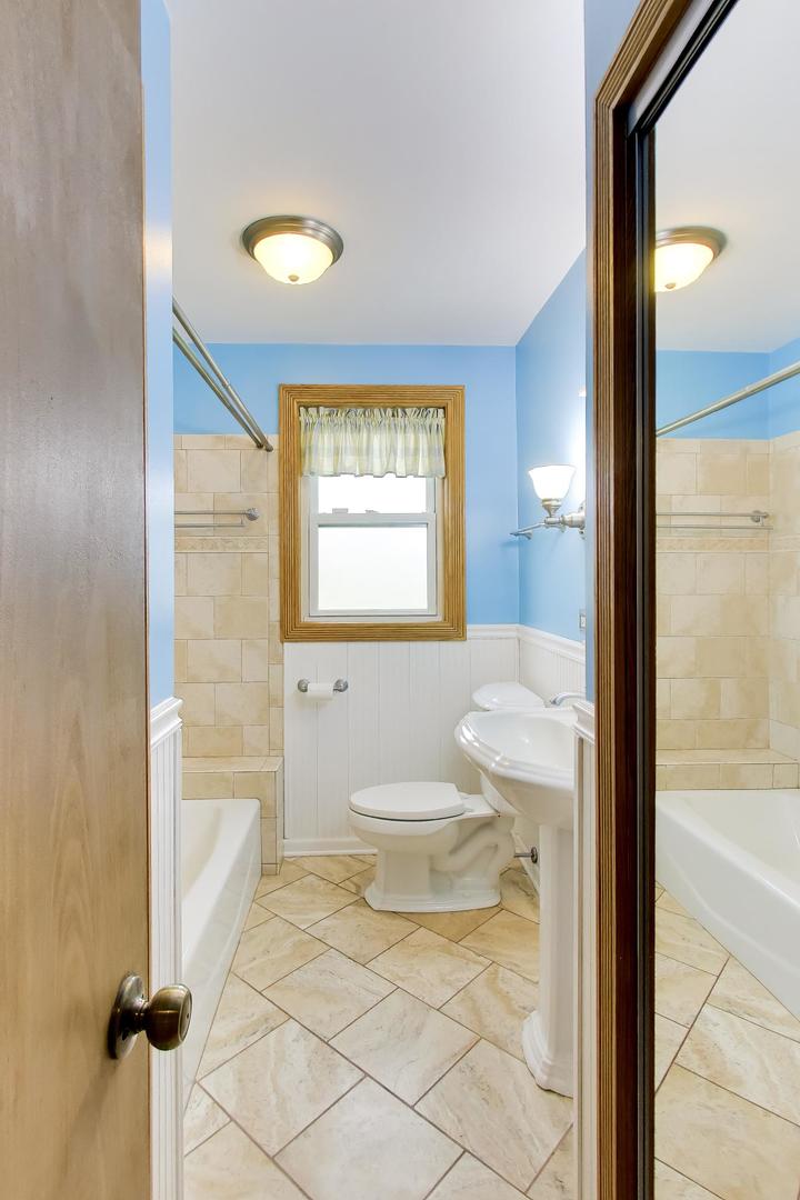 1646 N 18th Avenue, Melrose Park, IL 60160