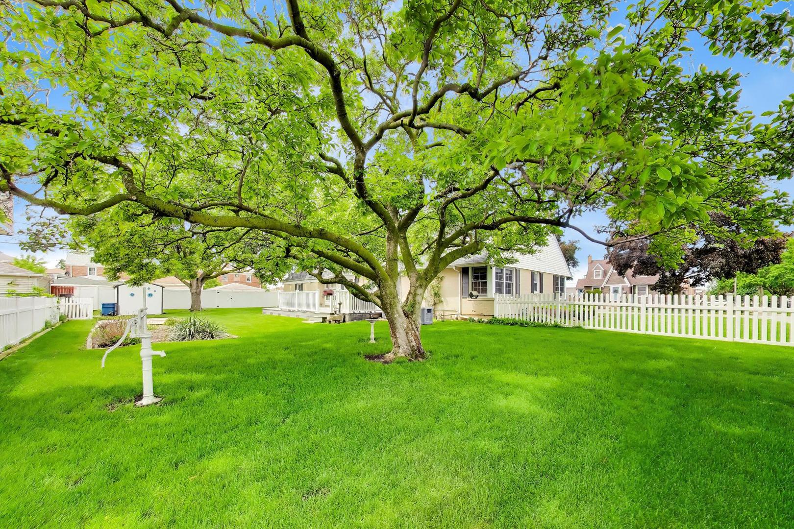 1646 N 18th Avenue, Melrose Park, IL 60160