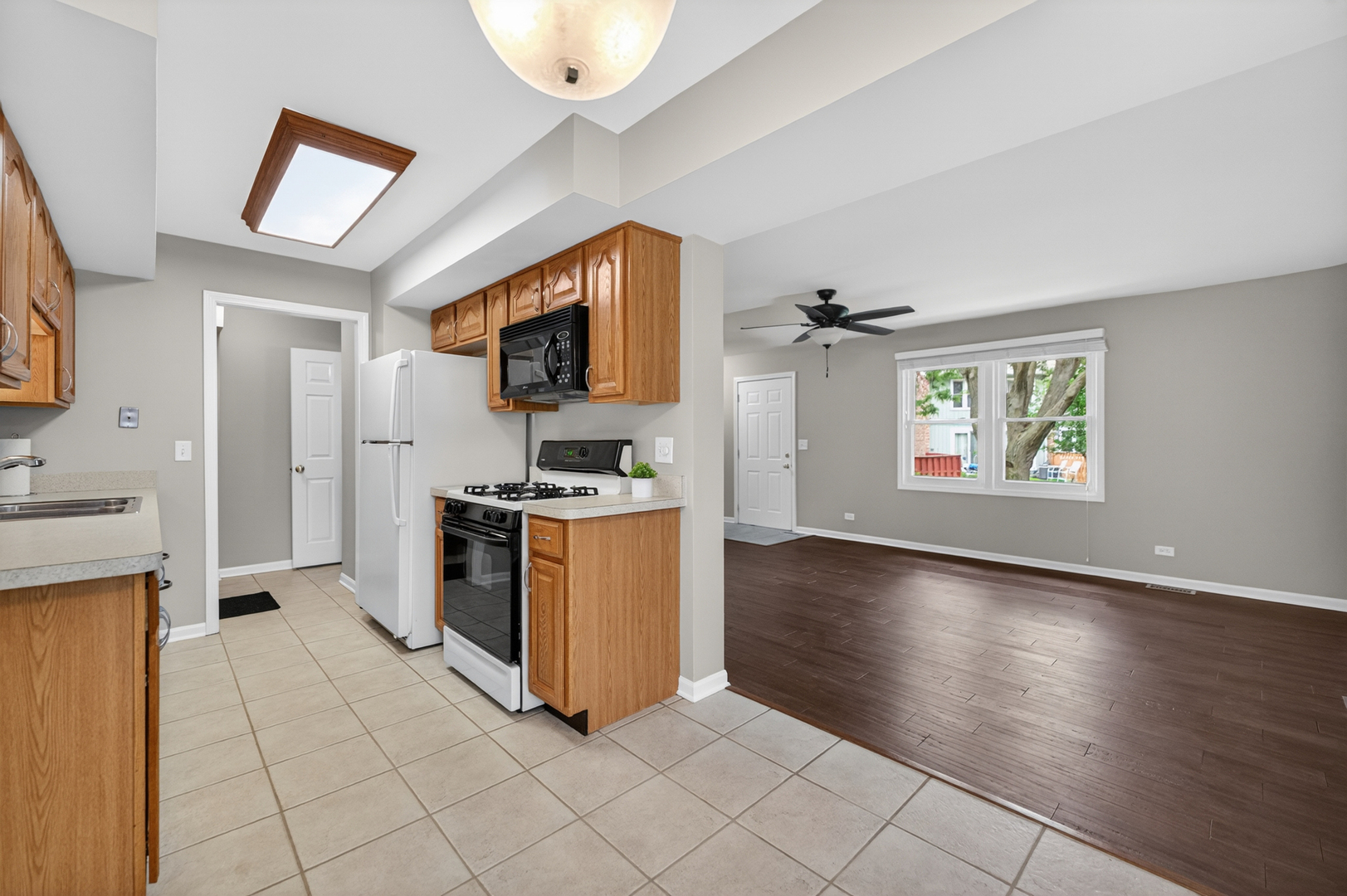 212 Amherst Court #C, Bloomingdale, IL 60108