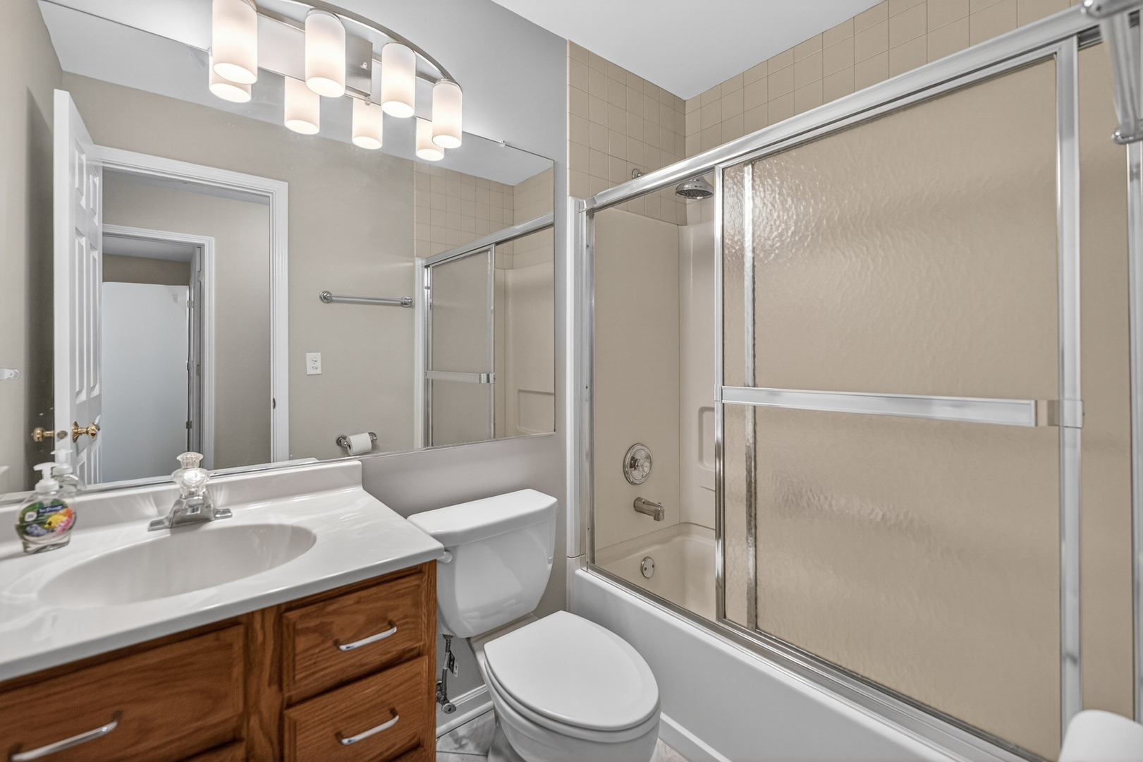 212 Amherst Court #C, Bloomingdale, IL 60108