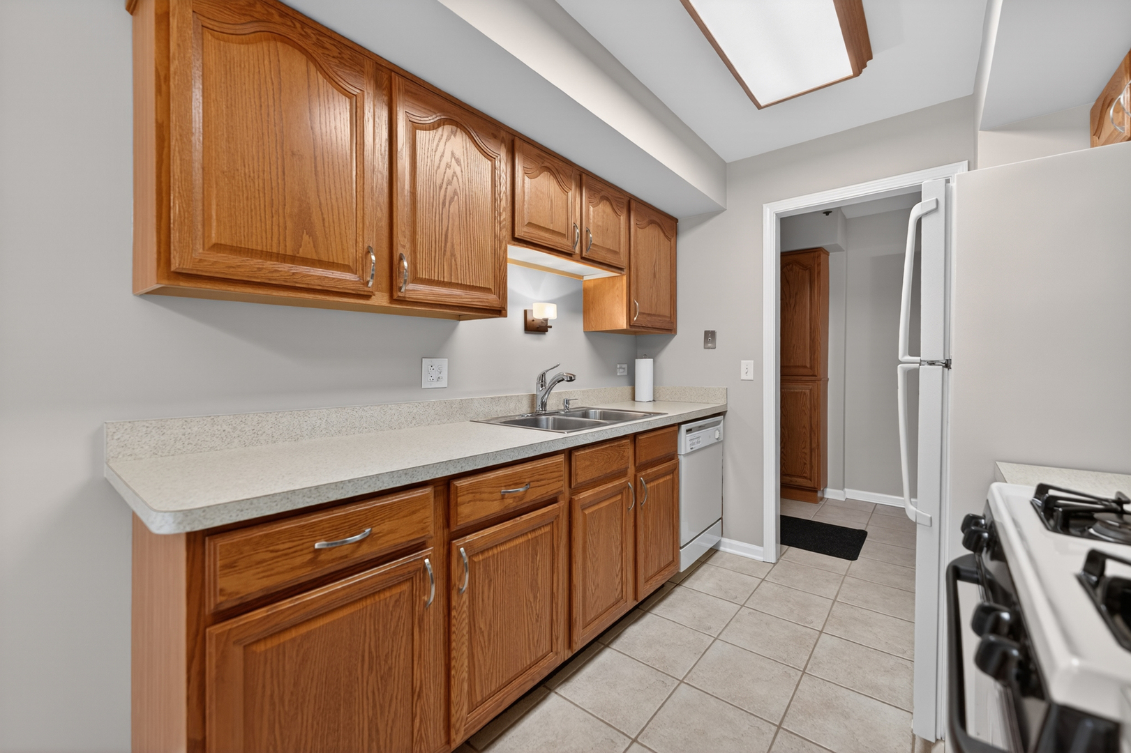 212 Amherst Court #C, Bloomingdale, IL 60108