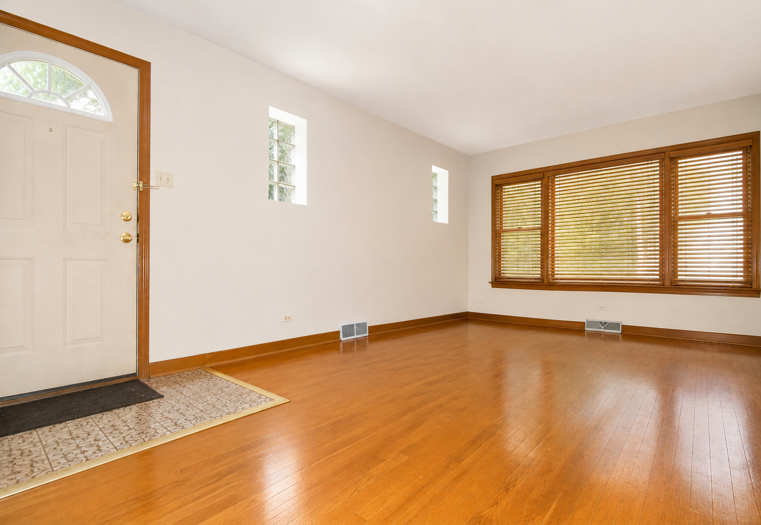 4253 Prescott Avenue, Lyons, IL 60534