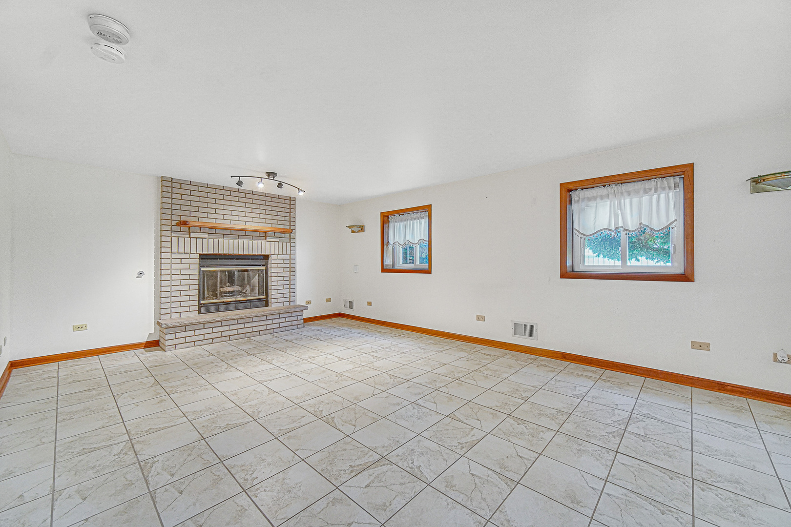 20124 Dolphin Avenue, Lynwood, IL 60411