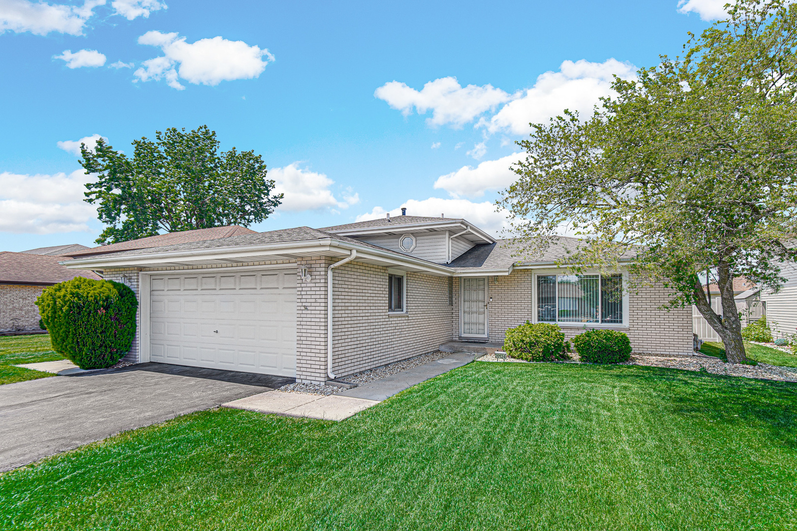 20124 Dolphin Avenue, Lynwood, IL 60411