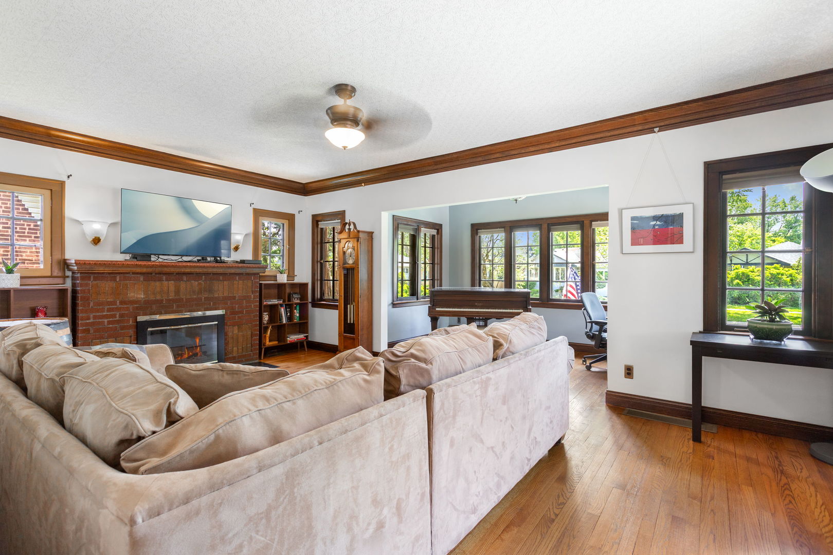 342 Lawton Road, Riverside, IL 60546
