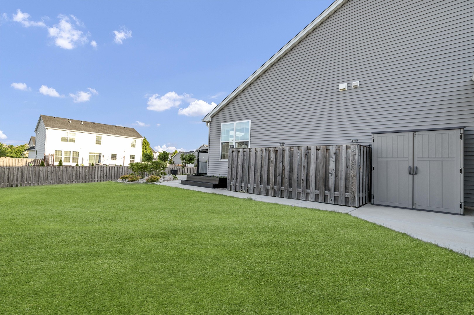 2077 Hearthstone Avenue, Yorkville, IL 60560