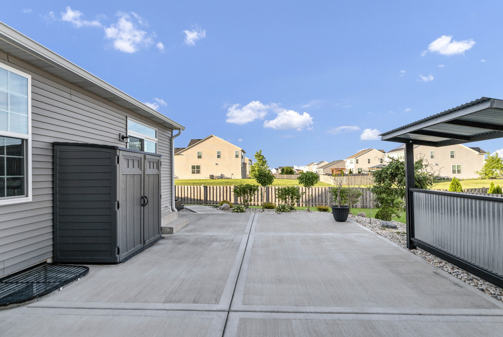 2077 Hearthstone Avenue, Yorkville, IL 60560