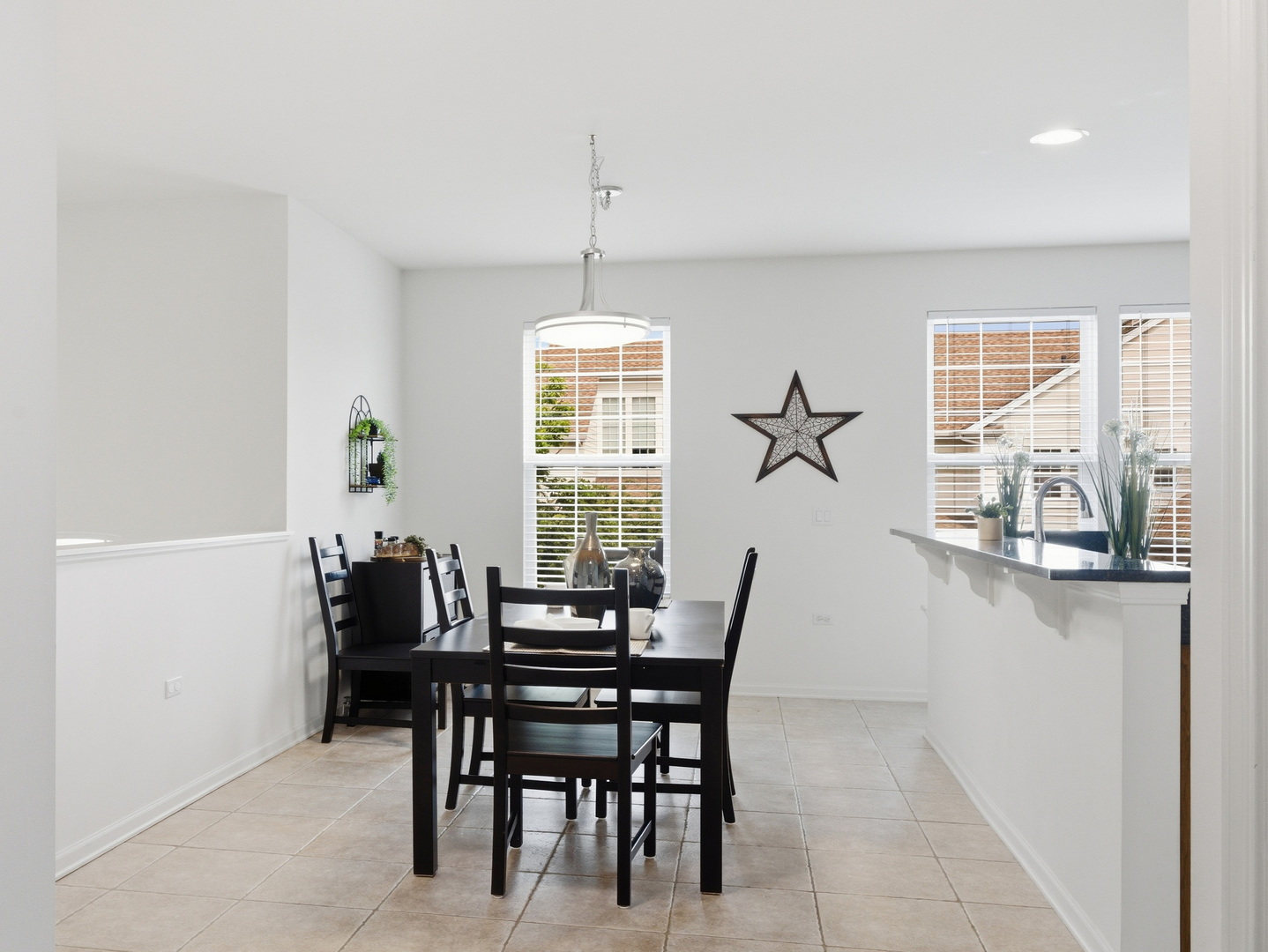 490 Dolton Lane, Carol Stream, IL 60188