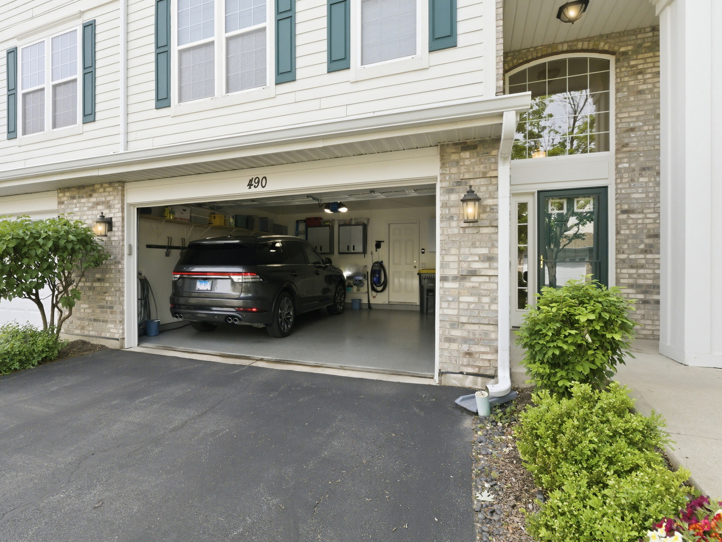 490 Dolton Lane, Carol Stream, IL 60188