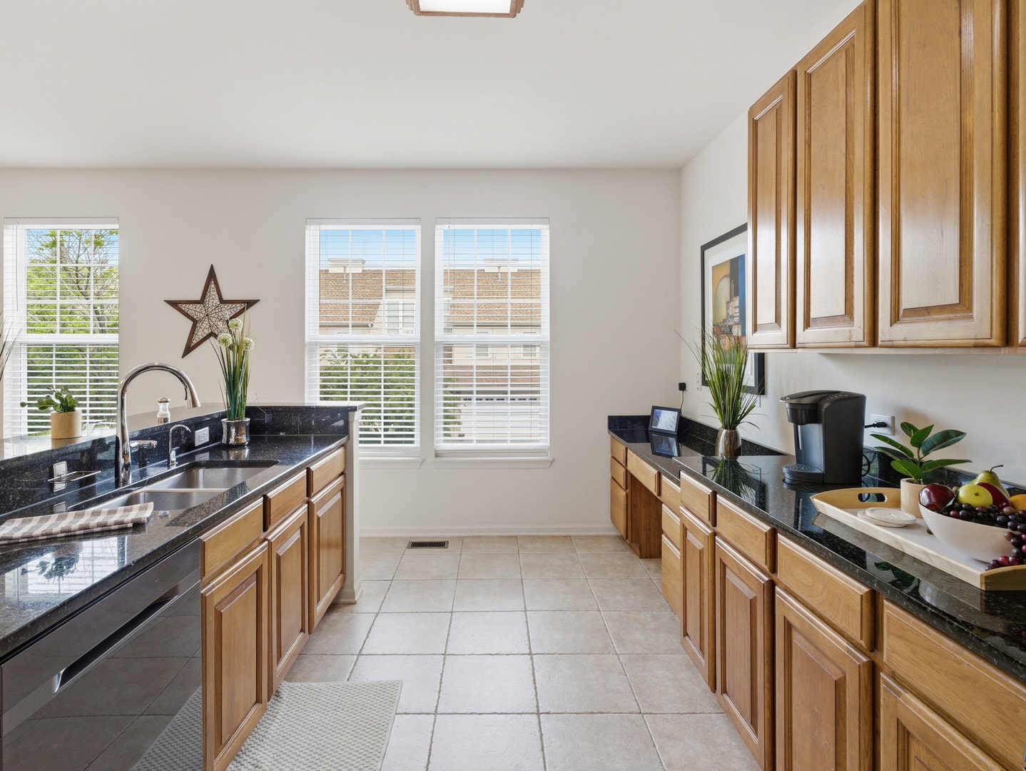 490 Dolton Lane, Carol Stream, IL 60188