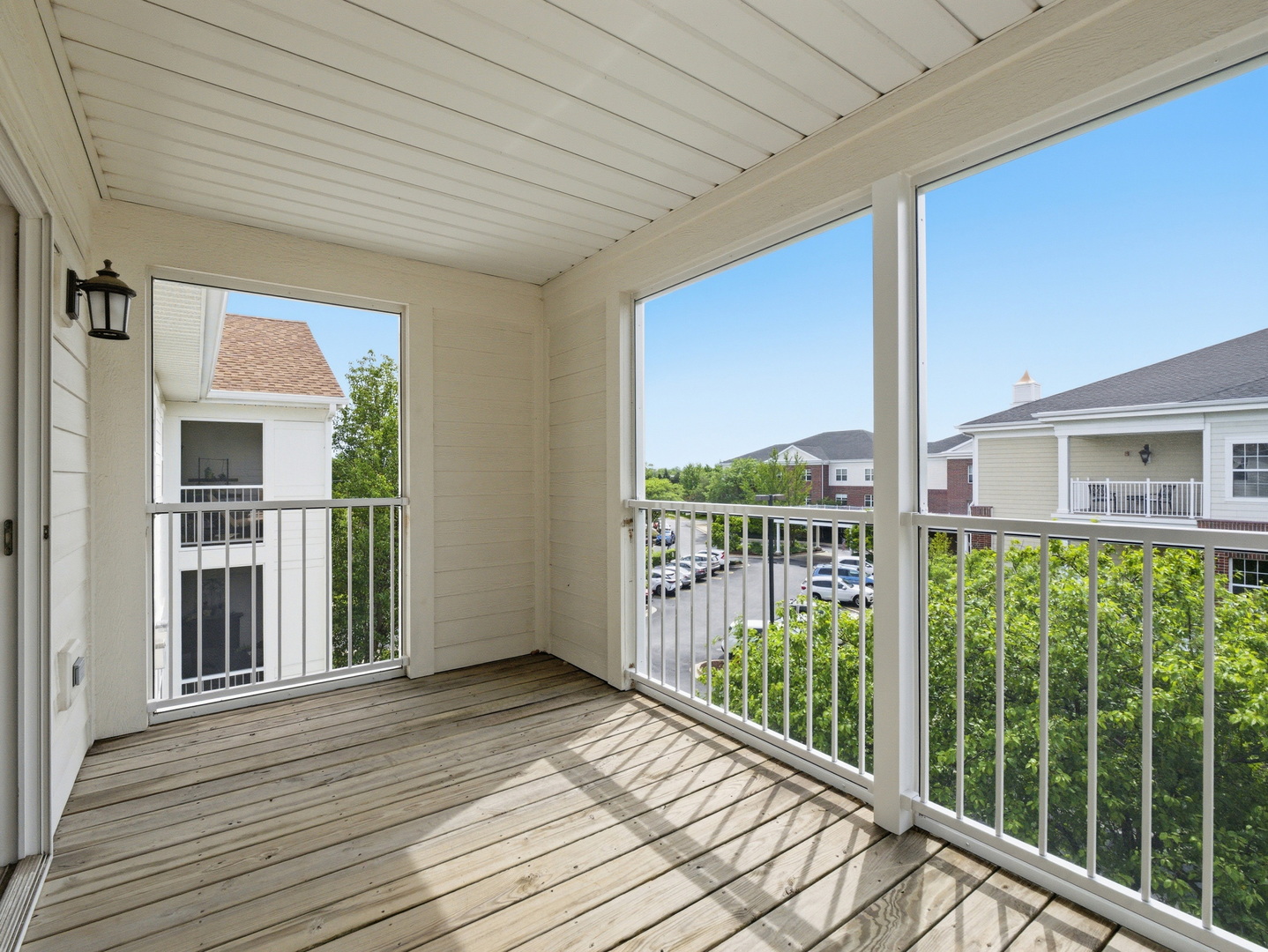 490 Dolton Lane, Carol Stream, IL 60188